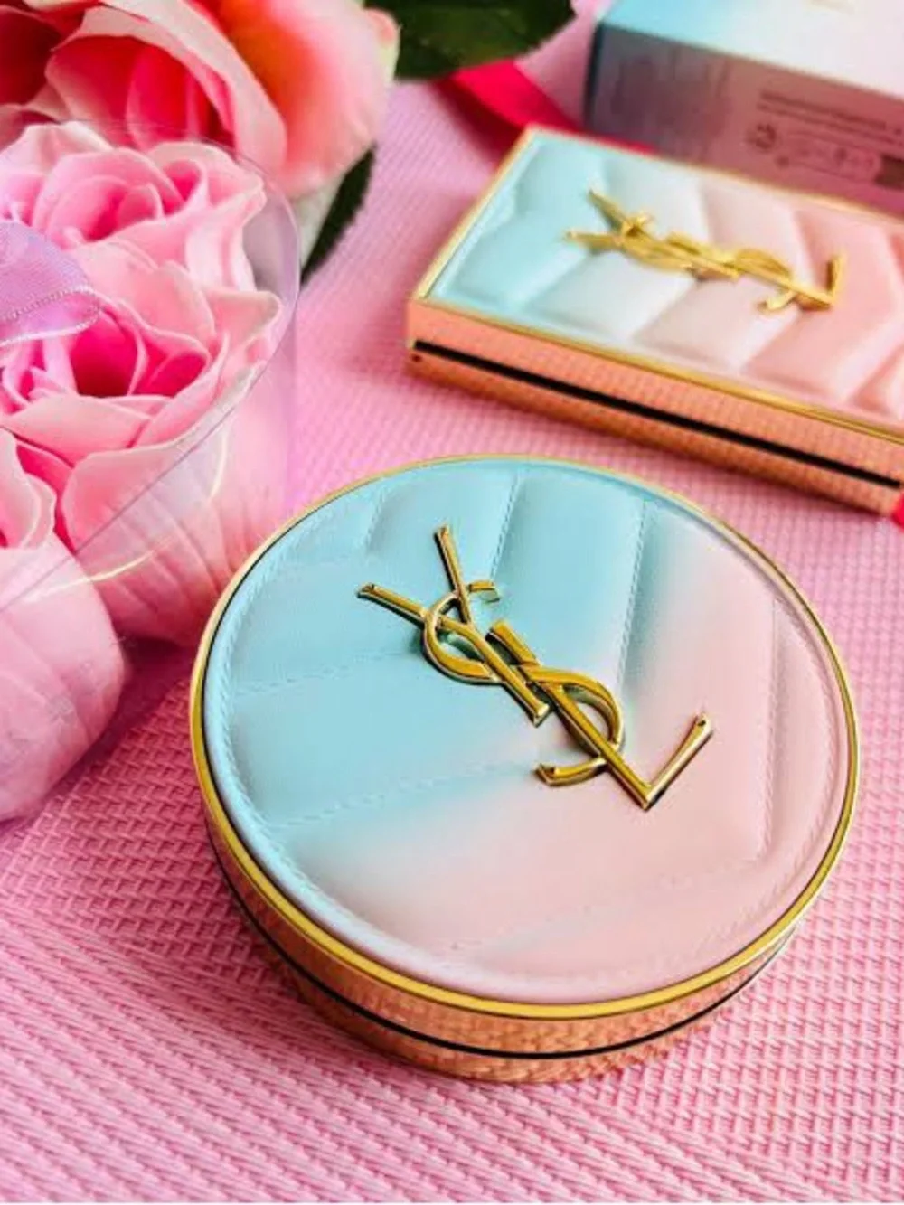YVES SAINT LAURENT Touche Eclat Glow-Pact Cushion 12g [LOVE Collection 2025] B10